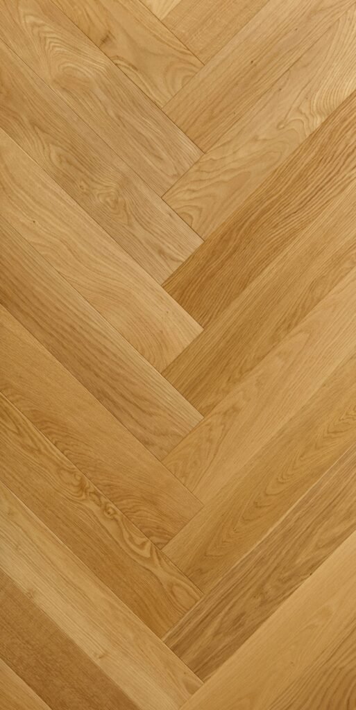 ორშრიანი პარკეტი HB1426 Herringbone 14/4x125x600mm brushed, UV oiled, ABC grade